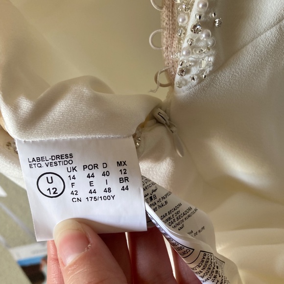 PRONOVIAS Wedding Dress “PARIA” Size 12 - Picture 7 of 17